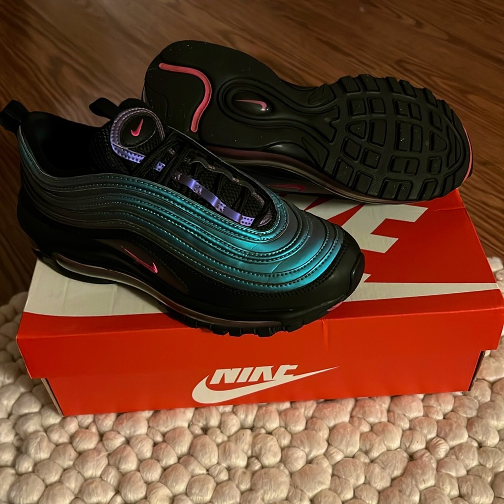 Nike Airmax 97 Throwback Future size 7.5 Women’s
